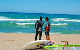 Tauchen, Schnorcheln, Boot leihen, surfen - an der katalanischen Küsten kommen Wassersportfans auf ihre Kosten.